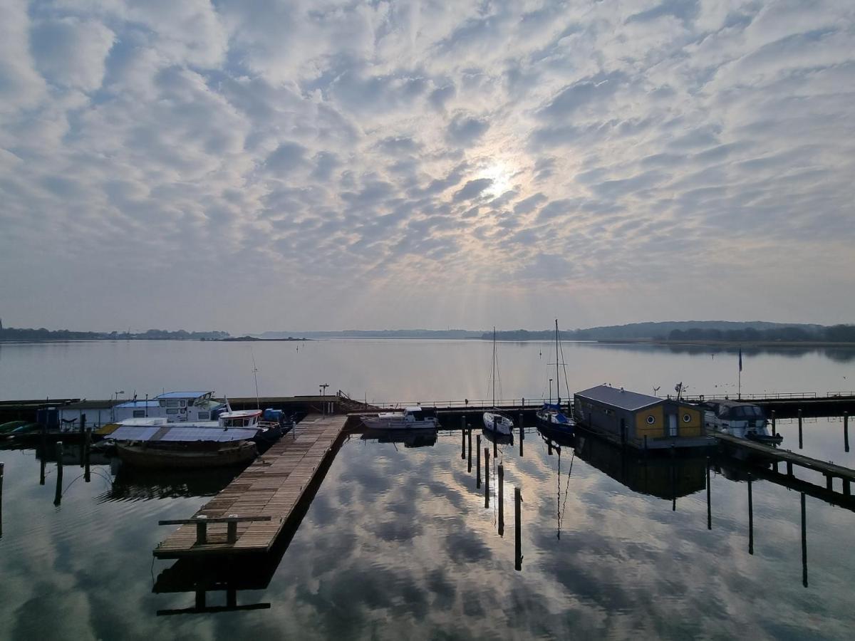 Ferienwohnung Schleiloge Mit Panoramablick Auf Die Schlei Schleswig Exterior foto